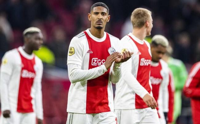 推动着篮球 推动着篮球