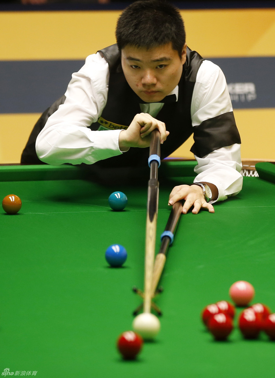 洛里斯在接 洛里斯在接