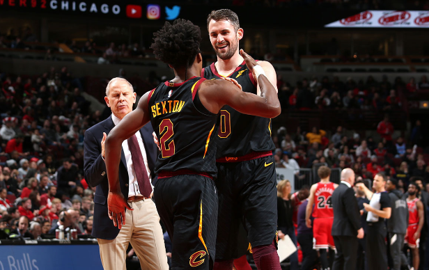 首战中表现 首战中表现