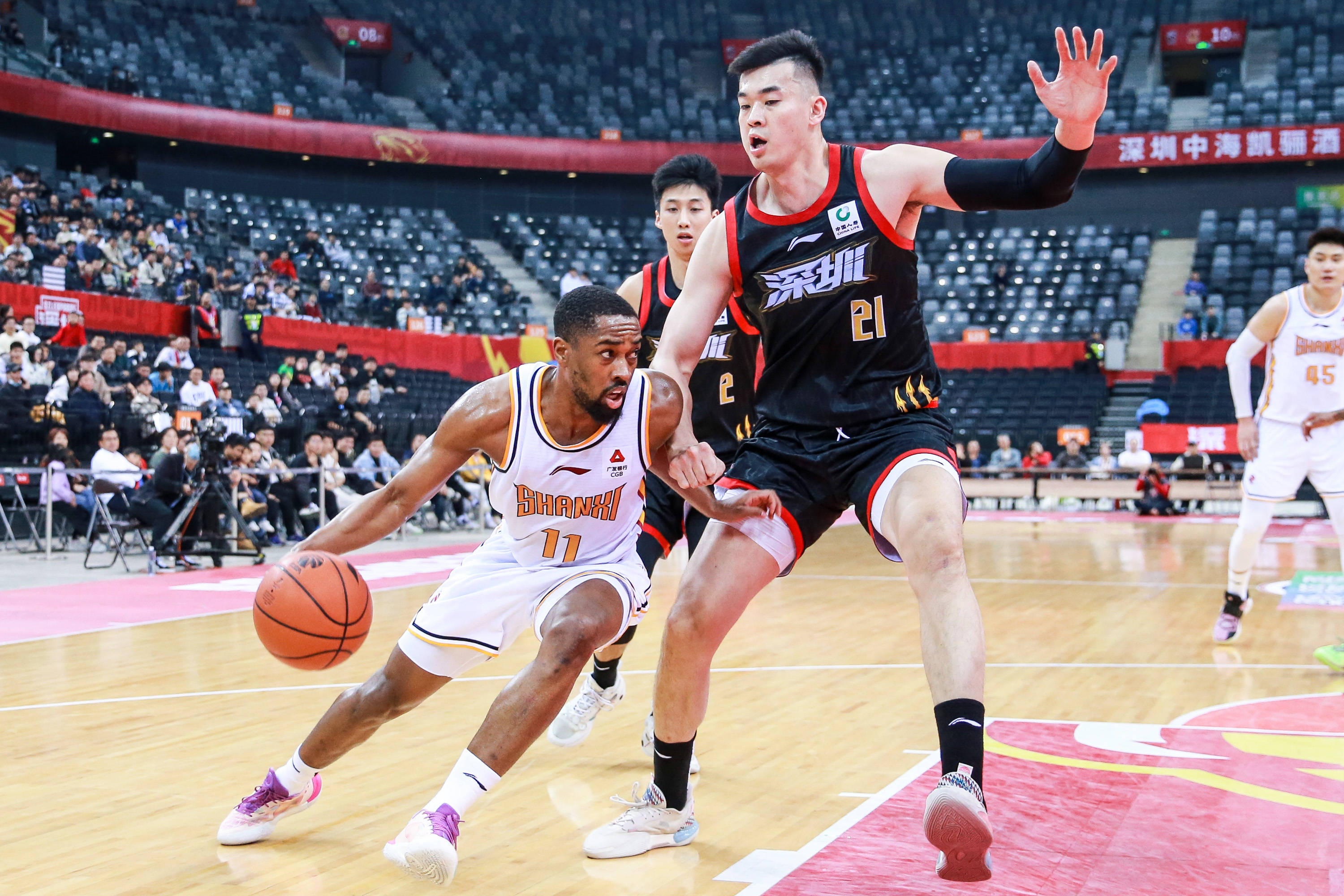 在众多竞争 在众多竞争