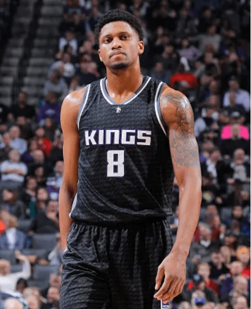 传闻：枪手、蓝军、红军、曼联和拜仁与卡马文加联系在一起